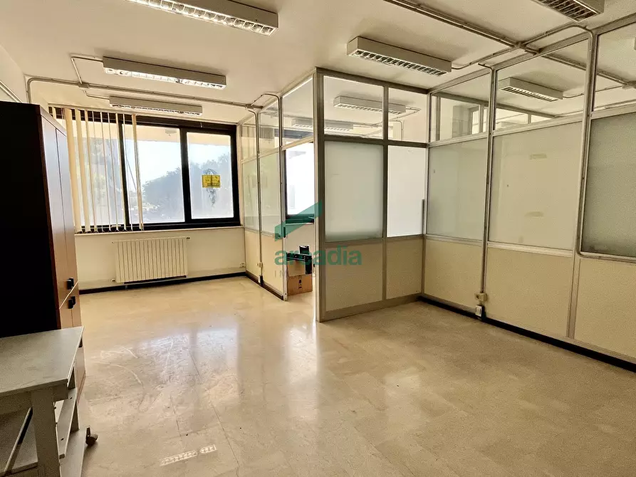 Immagine 6 di Ufficio in affitto  in Via Matarrese 58 a Bari
