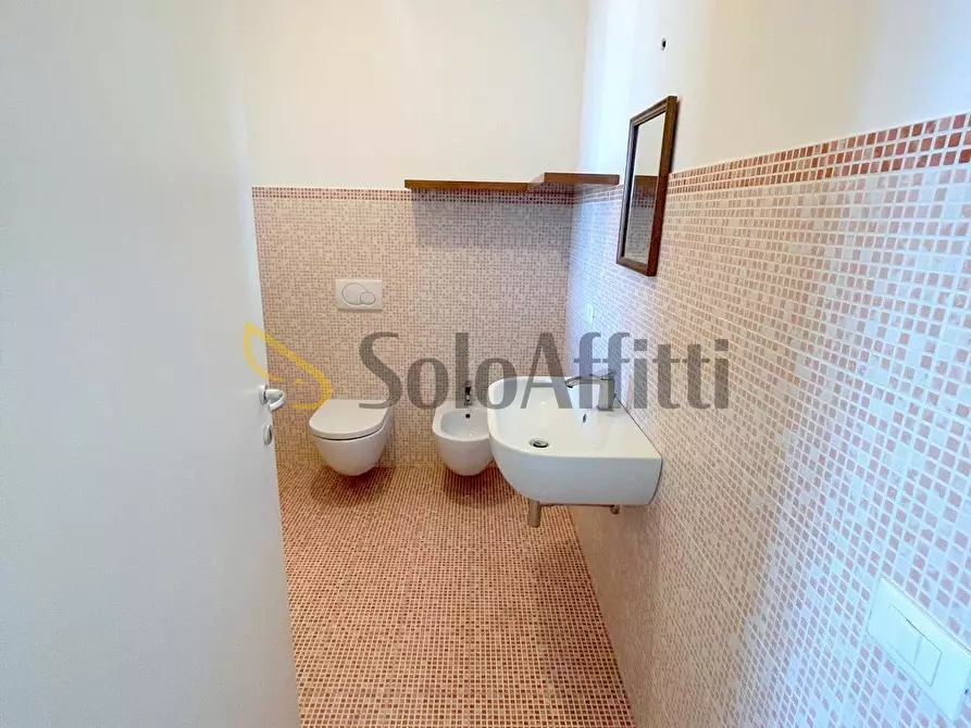 Immagine 10 di Trilocale in affitto  a Osimo