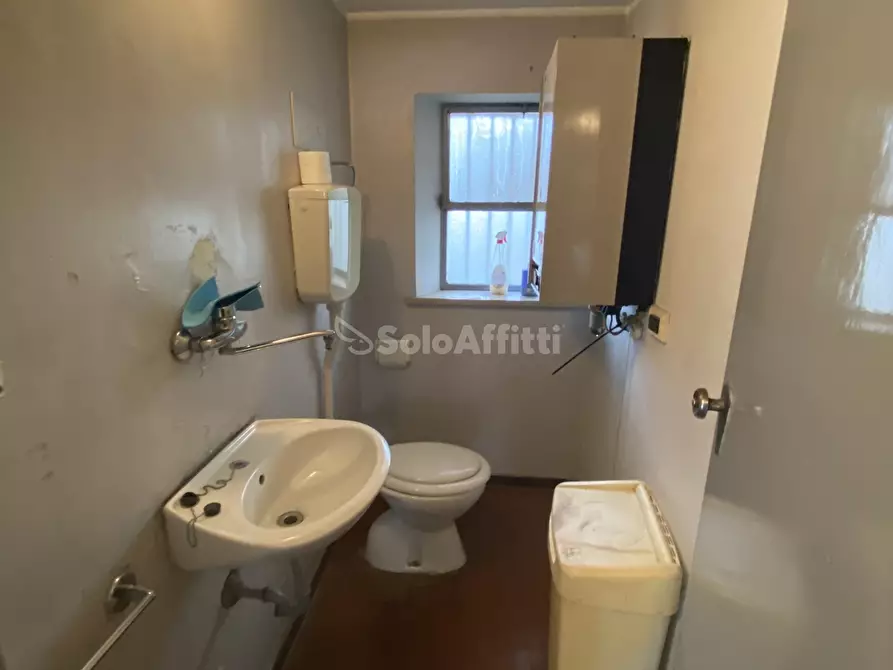 Immagine 14 di Locale commerciale in affitto  in Via dei Martiri 33A a Rimini