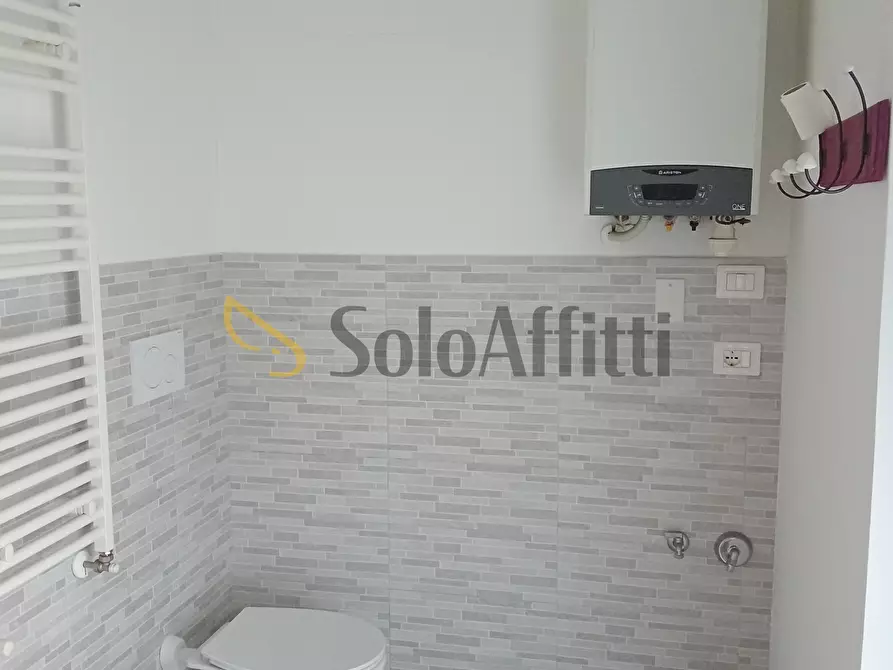 Immagine 7 di Laboratorio in affitto  a Falconara Marittima