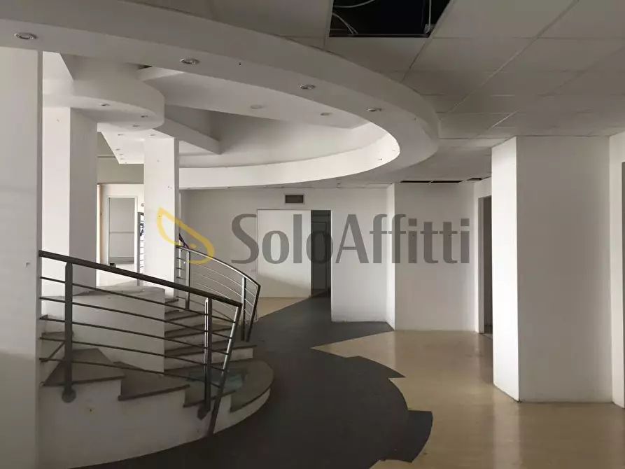 Immagine 4 di Locale commerciale in affitto  in Strada Cambiano 220 a Chieri