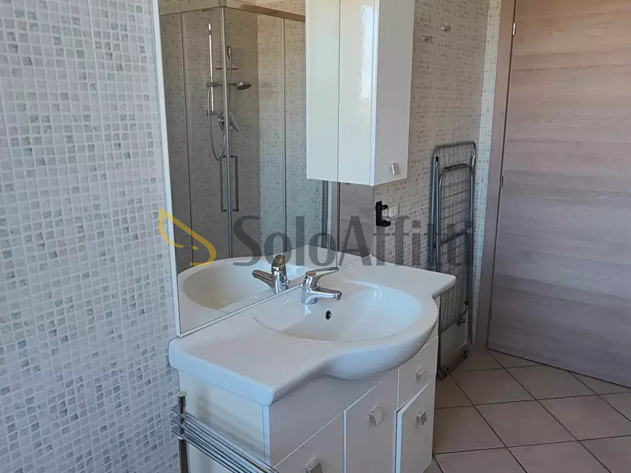 Immagine 16 di Bilocale in affitto  in Viale Cremona a Pavia