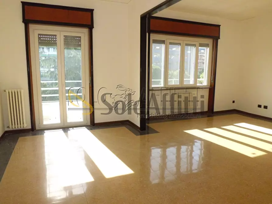 Immagine 1 di Quadrilocale in affitto  in Viale libertà a Pavia