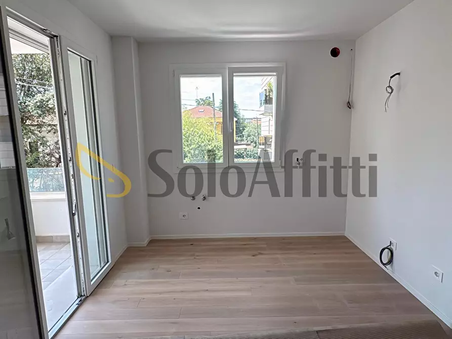 Immagine 1 di Trilocale in affitto  in Via Monte Titano 75 a Rimini