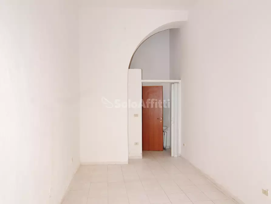 Immagine 4 di Locale commerciale in affitto  a Livorno