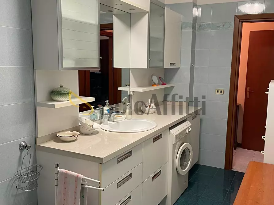 Immagine 23 di Quadrilocale in affitto  in Via Pietro Cossa a Torino