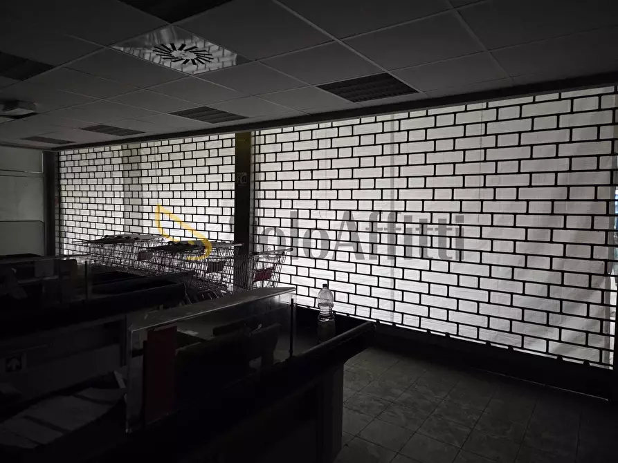 Immagine 16 di Locale commerciale in affitto  in Via Mario Pellegrini a Vignola