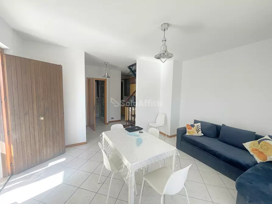 Immagine 4 di Trilocale in affitto  a Numana