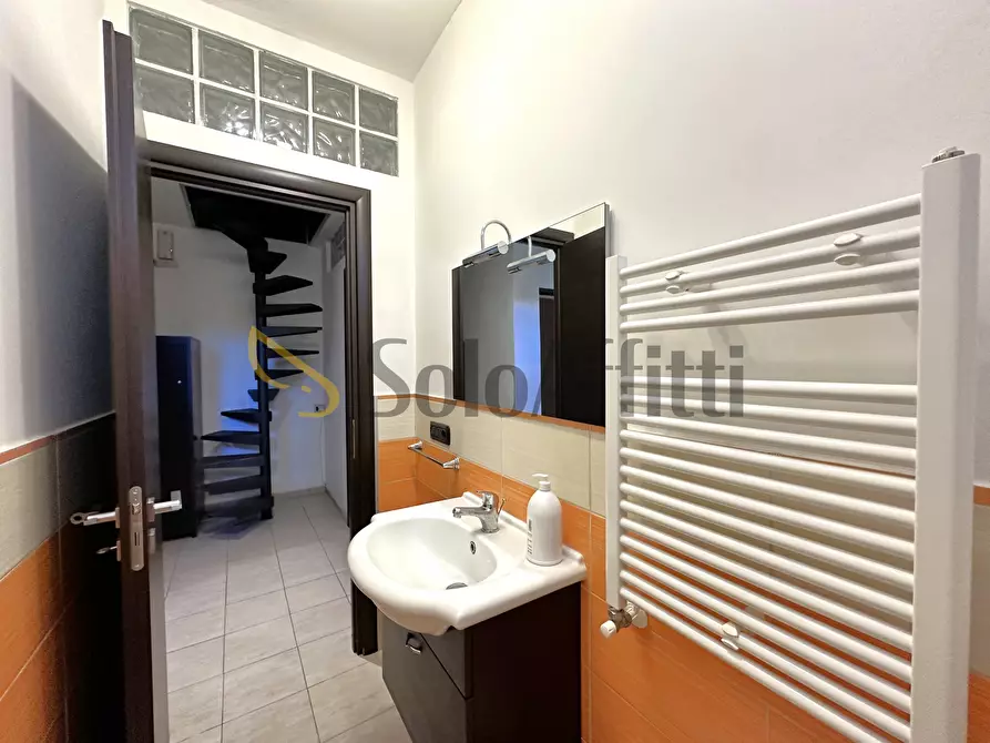 Immagine 14 di Trilocale in affitto  a Catanzaro