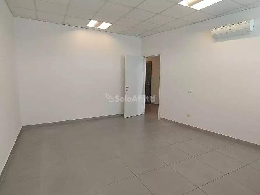 Immagine 8 di Ufficio in affitto  in Zona Fiori a Terni