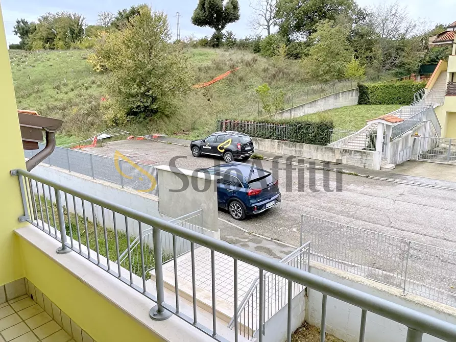 Immagine 10 di Trilocale in affitto  a Osimo