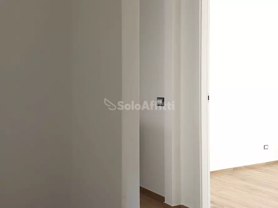 Immagine 30 di Trilocale in affitto  in Via del Castello a Roma