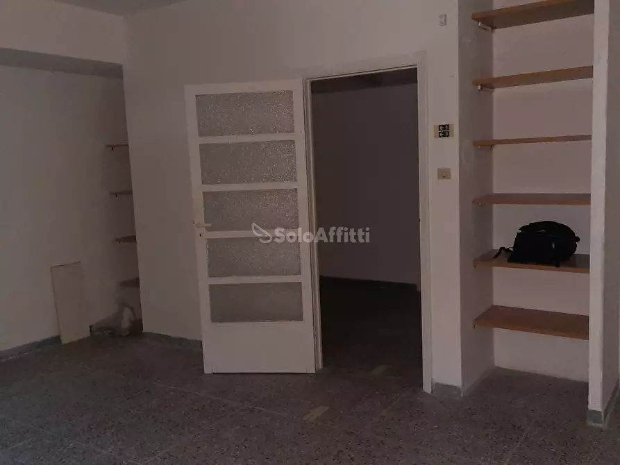 Immagine 14 di Ufficio in affitto  a Livorno