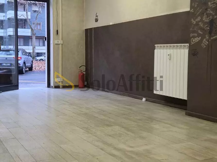 Immagine 11 di Locale commerciale in affitto  in Corso Filippo Brunelleschi 80 a Torino