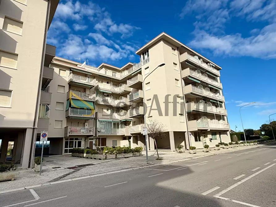 Immagine 10 di Bilocale in affitto  in Via Cavour 85 a Alba Adriatica