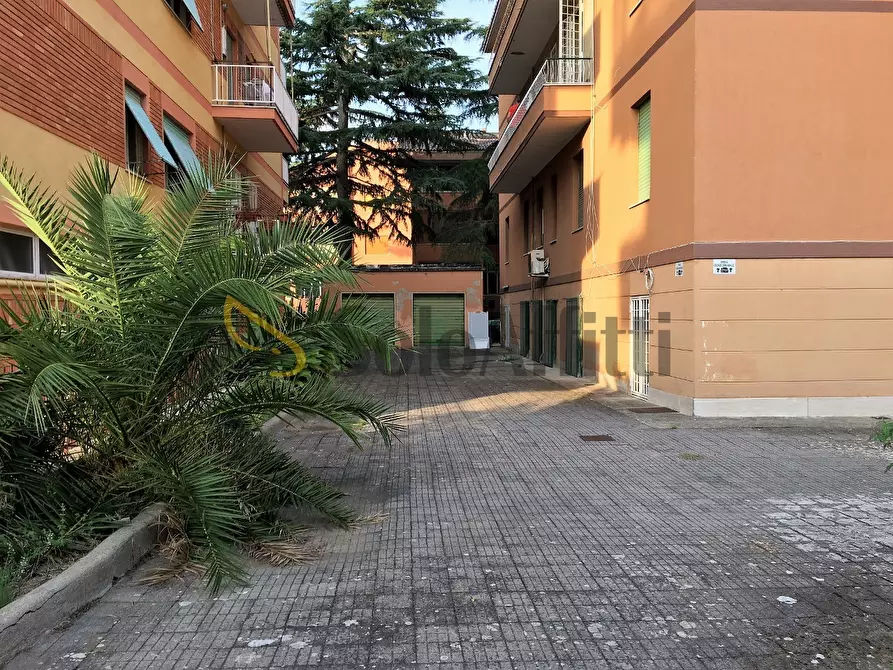 Immagine 17 di Trilocale in affitto  in Via dei Brusati 30 a Roma