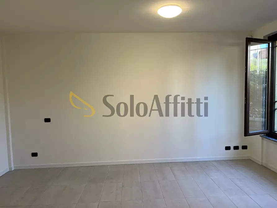 Immagine 11 di Trilocale in affitto  a Rovellasca