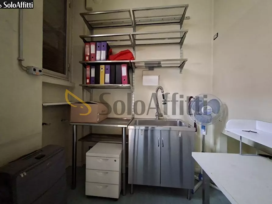 Immagine 5 di Locale commerciale in affitto  in Via Antonio Origo 28 a Lissone