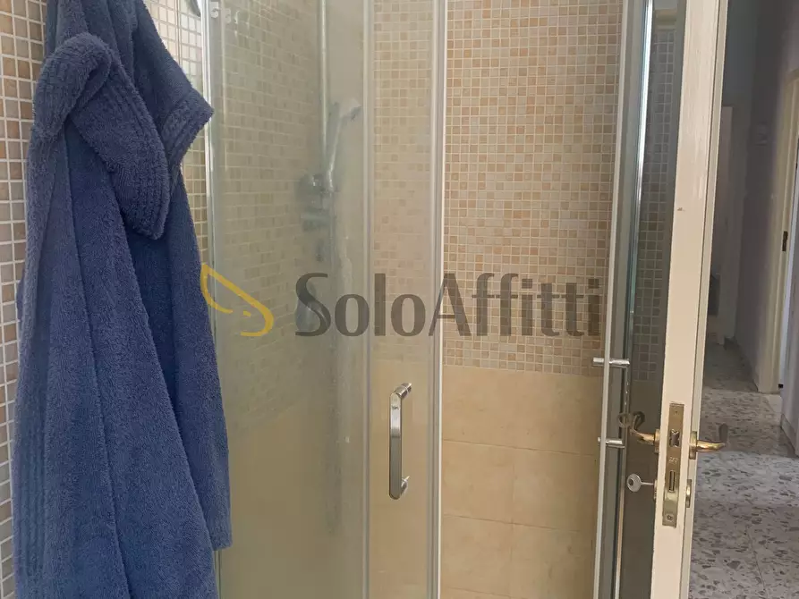 Immagine 5 di Stanza singola in affitto  in Viale Jonio 124 a Catania