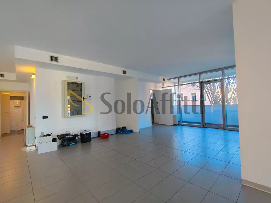 Immagine 13 di Ufficio in affitto  a Gallarate