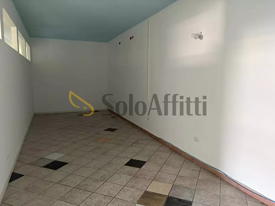 Immagine 3 di Locale commerciale in affitto  in Via Contardo Ferrini 42 a Samarate