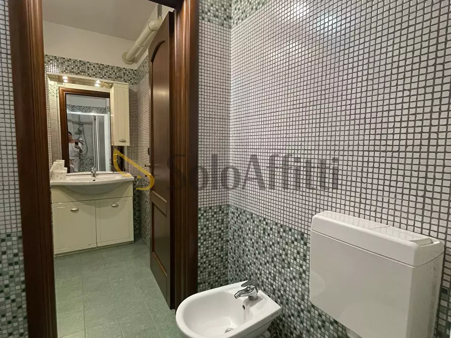 Immagine 15 di Bilocale in affitto  in via Brione a Torino