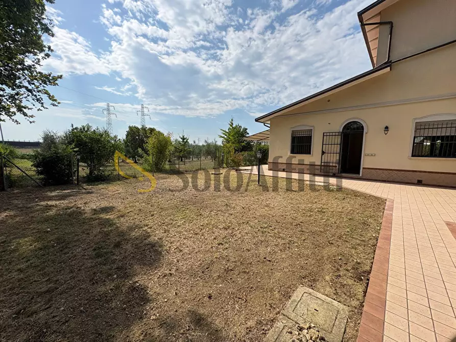 Immagine 22 di Villa in affitto  in Via Coriano 298 a Rimini