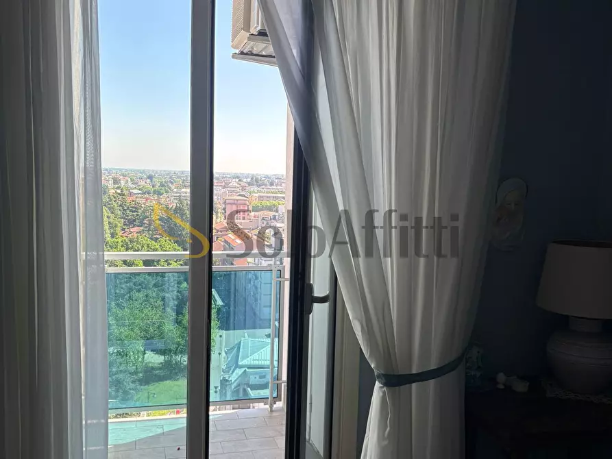 Immagine 26 di Quadrilocale in affitto  a Busto Arsizio