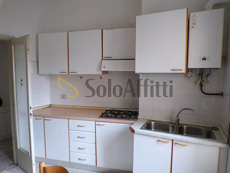 Immagine 2 di Trilocale in affitto  in Vicolo Longobardi 14a a Pavia