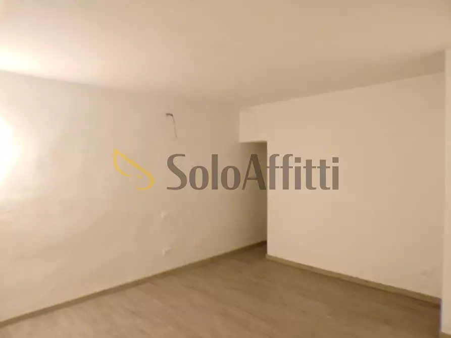 Immagine 12 di Ufficio in affitto  in Via Eredi Farina 19 a Pavia