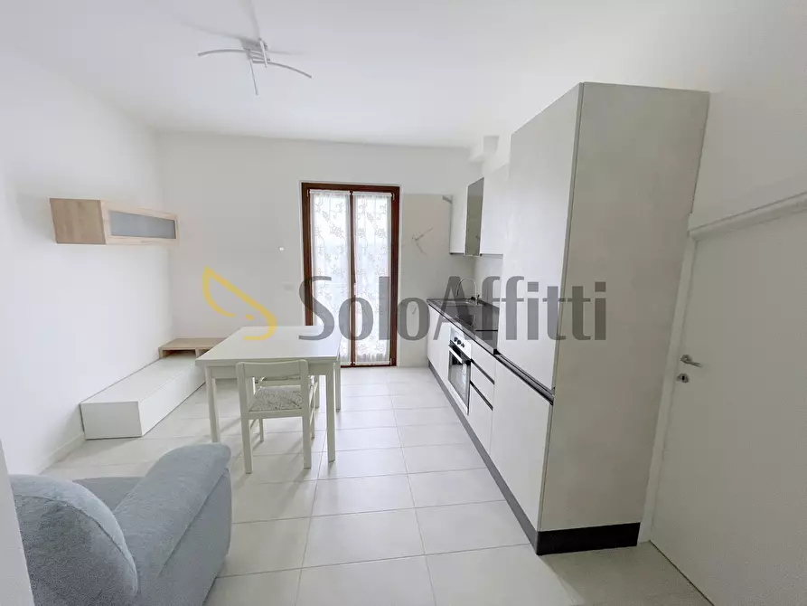 Immagine 2 di Trilocale in affitto  a Osimo