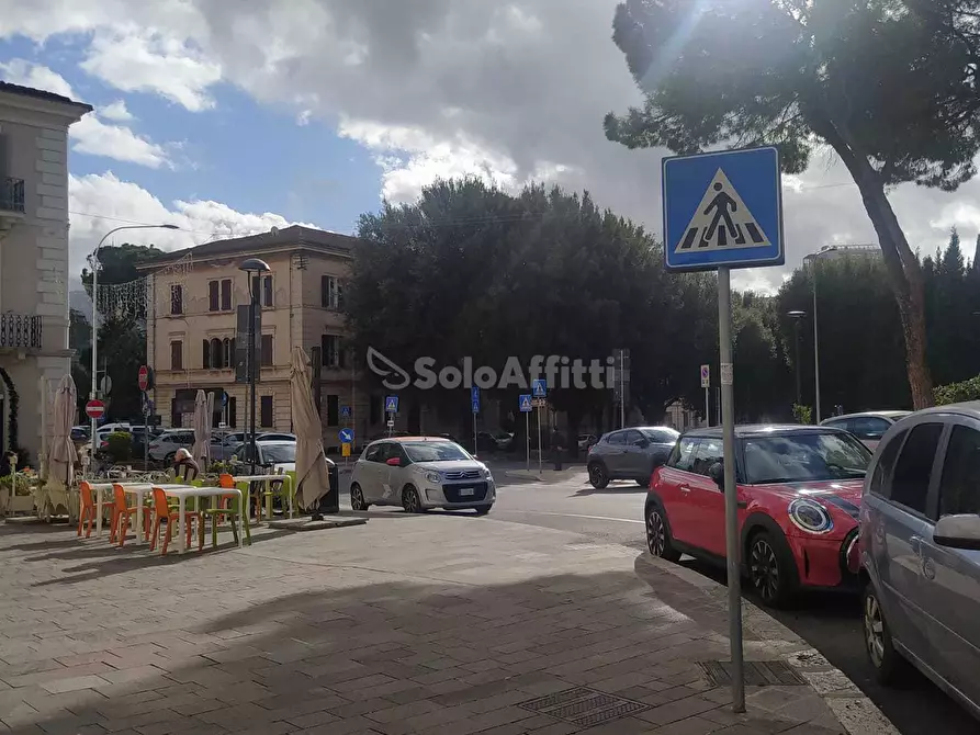 Immagine 10 di Locale commerciale in affitto  in Piazza Giulio Briccialdi a Terni