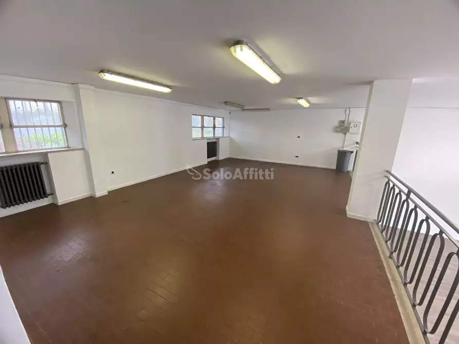 Immagine 8 di Locale commerciale in affitto  in Via dei Martiri 33A a Rimini