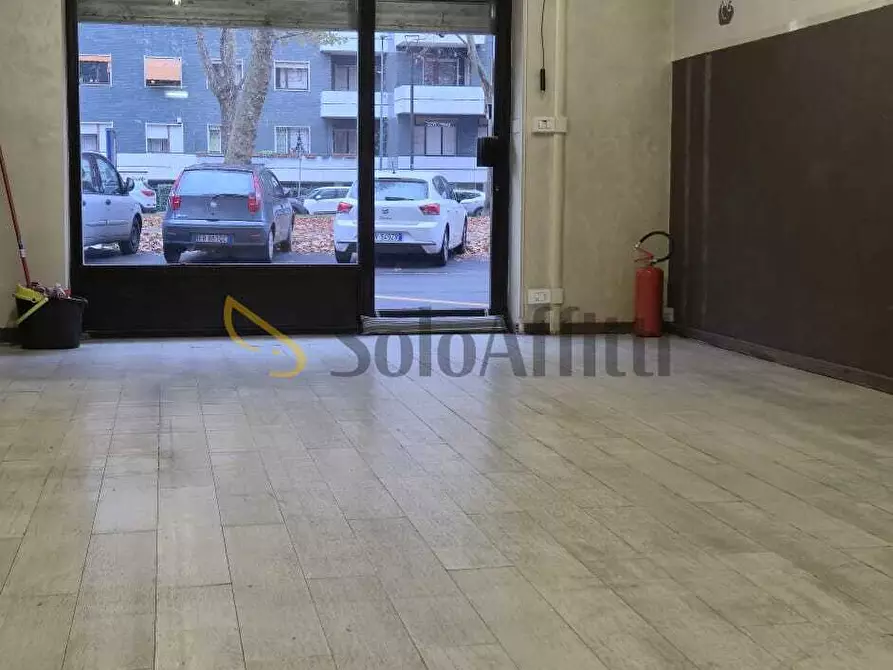 Immagine 2 di Locale commerciale in affitto  in Corso Filippo Brunelleschi 80 a Torino