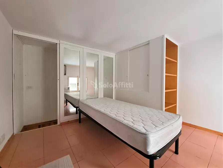 Immagine 12 di Stanza singola in affitto  a Catanzaro