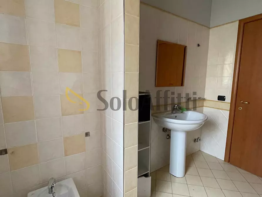 Immagine 21 di Pentalocale in affitto  a Sora