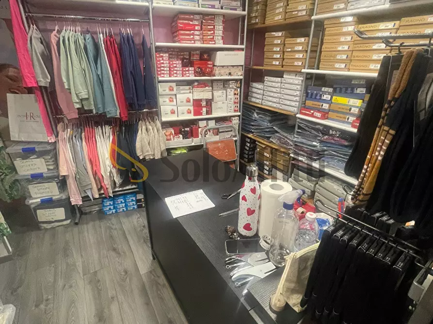 Immagine 4 di Locale commerciale in affitto  in Via Fratelli Piol 30 a Rivoli