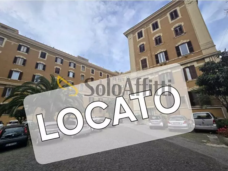 Immagine 1 di Trilocale in affitto  in Piazza di Santa Croce in Gerusalemme 1 a Roma
