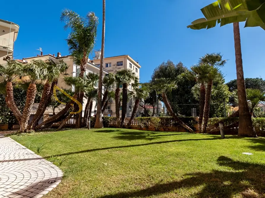 Immagine 2 di Villa in affitto  a Taggia