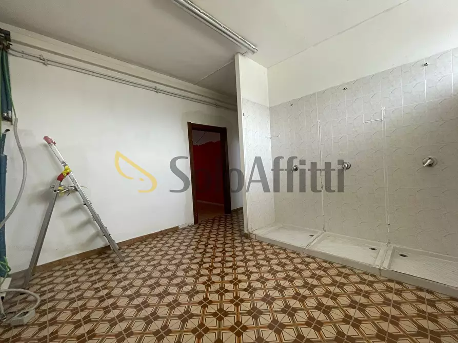 Immagine 12 di Locale commerciale in affitto  a Frosinone