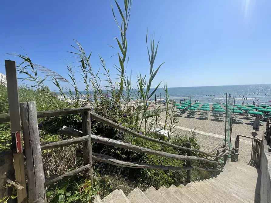 Immagine 26 di Quadrilocale in affitto  in lungo mare lido delle Sirene a Anzio