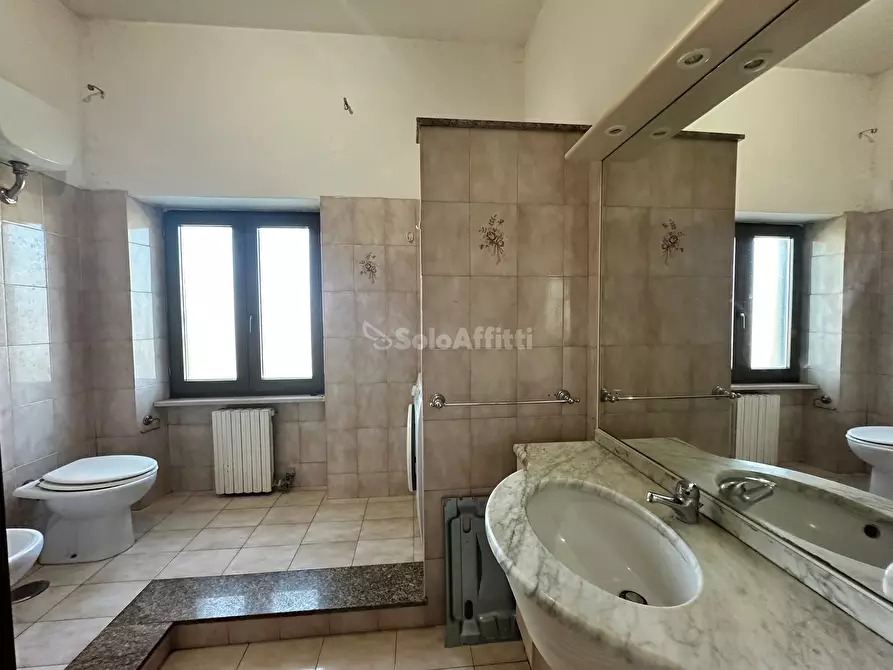 Immagine 15 di Bilocale in affitto  in Via Silvio Spaventa a Aprilia