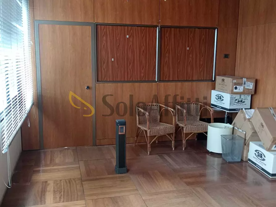 Immagine 4 di Ufficio in affitto  a Montemarciano