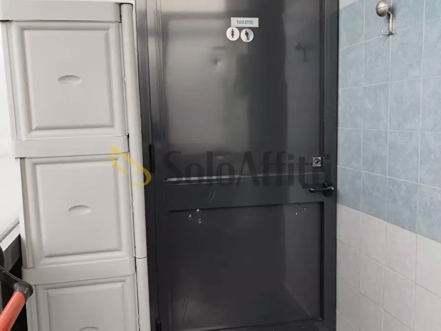 Immagine 9 di Locale commerciale in affitto  in Strada Piossasco 20 a Orbassano