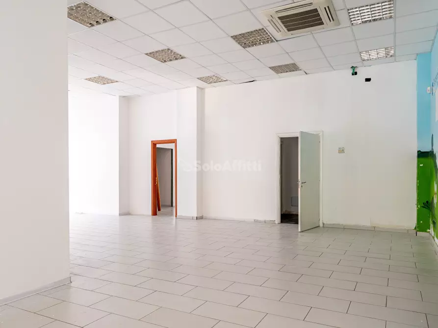 Immagine 3 di Ufficio in affitto  a Catanzaro