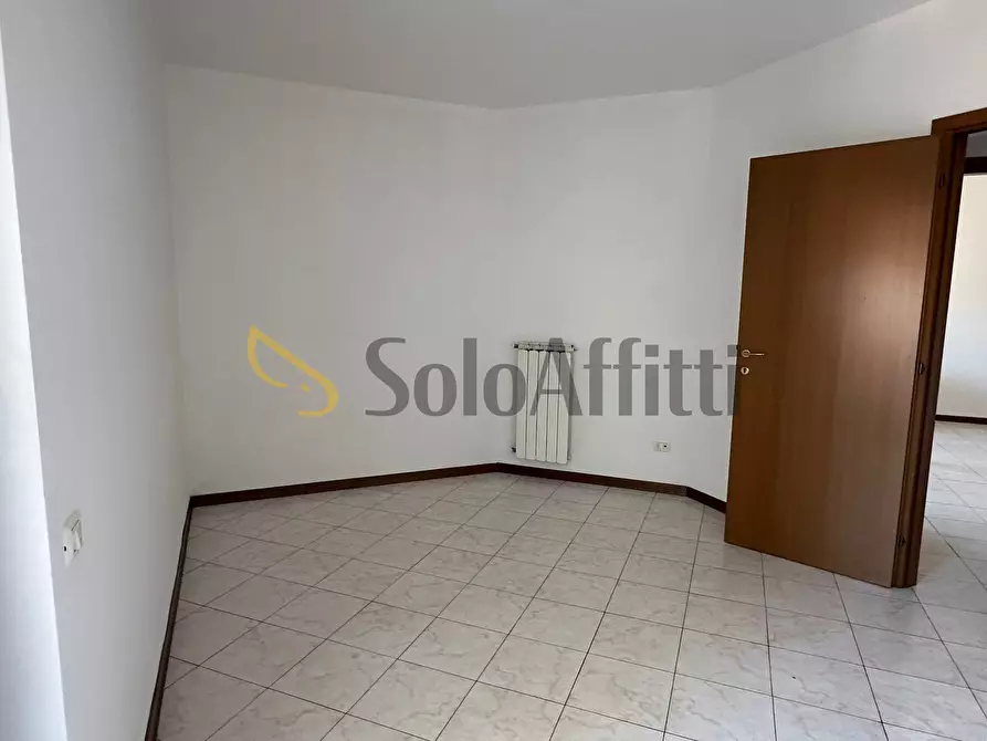 Immagine 11 di Bilocale in affitto  in Via Campania a Terni
