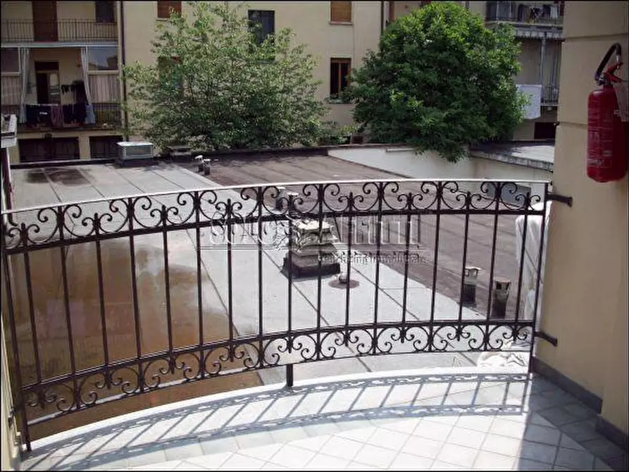 Immagine 13 di Bilocale in affitto  in via Brione a Torino