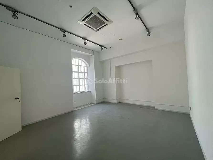 Immagine 4 di Magazzino in affitto  in Corso Trieste 82 a Caserta