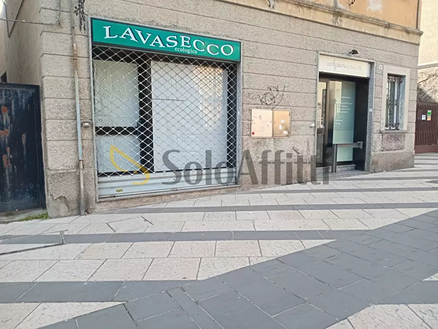 Immagine 15 di Locale commerciale in affitto  in Via Giovanni Giussani 2 a Nova Milanese