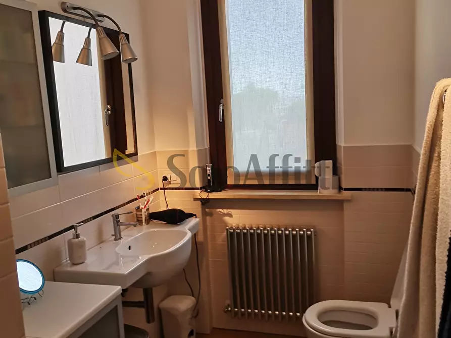 Immagine 9 di Bilocale in affitto  a Osimo